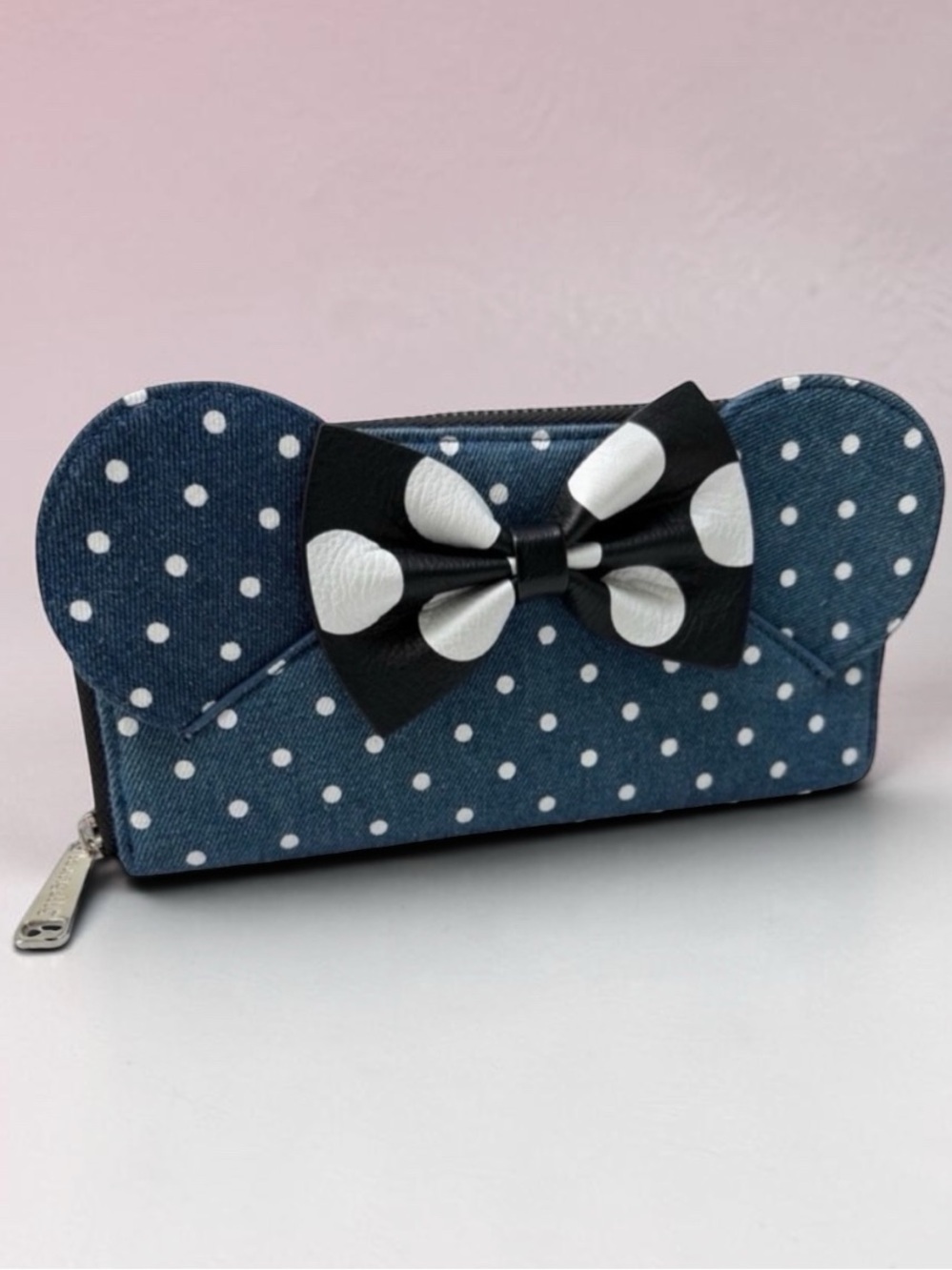LOUNGEFLY Minnie Mouse Denim Polka Dot Wallet NWOT Limited Edition Ears Bow Zip